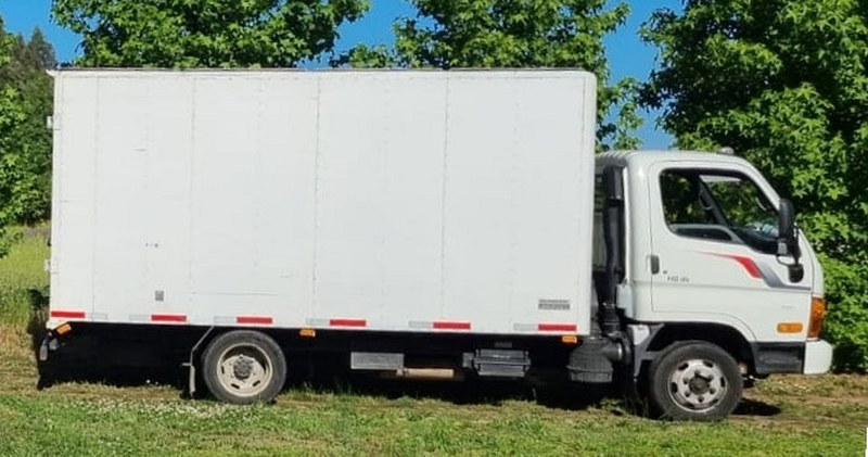 Camión mediano Hyundai HD-35 de Transportes Wlas, vista lateral